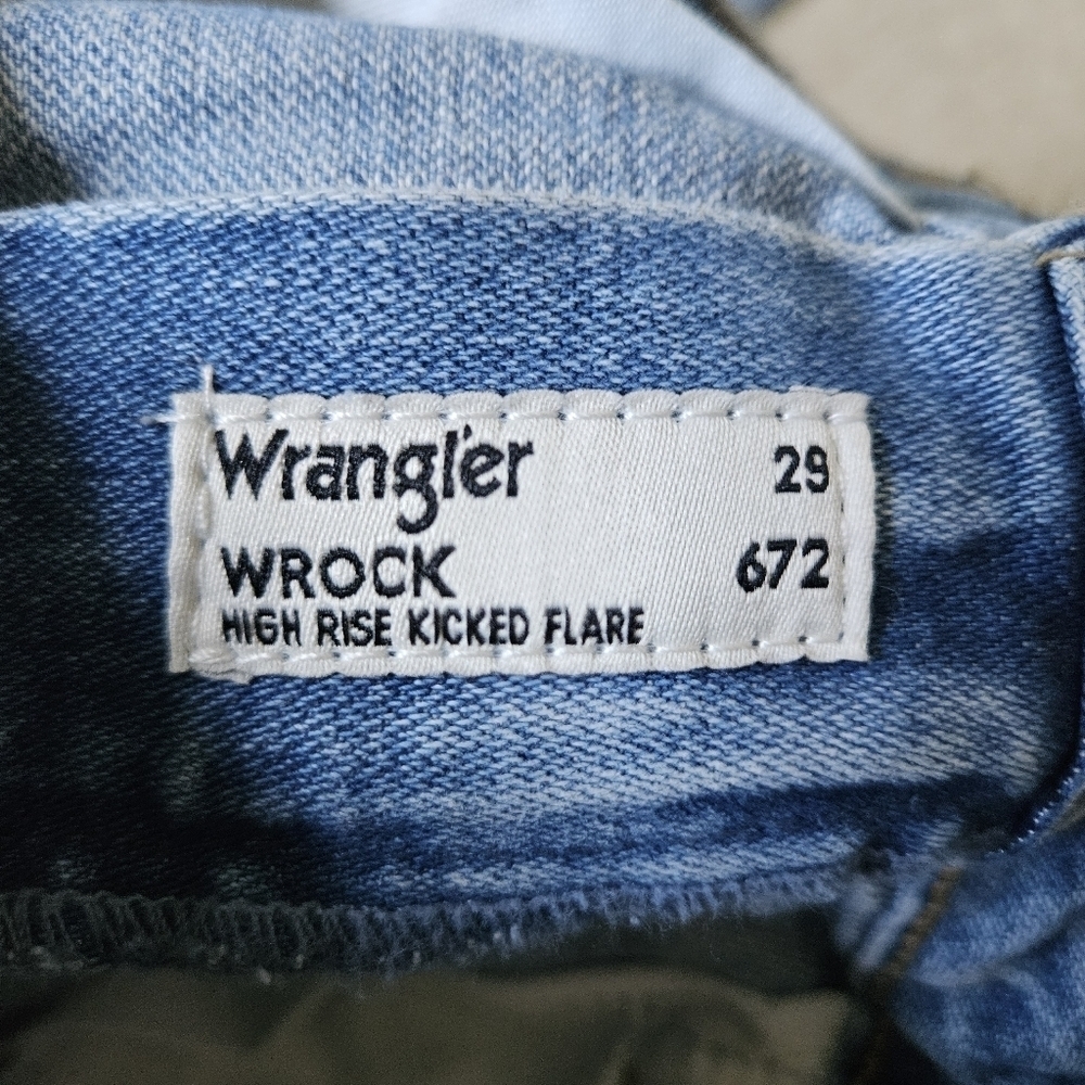 Wrangler WROCK 672 Women's Medium Wash High Rise Flare Jeans 29x27 - Picture 5 of 7